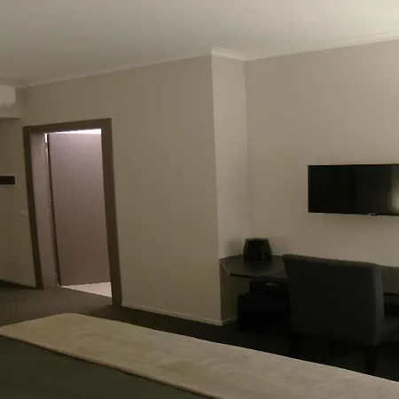 Zuretti 61 3* Milano