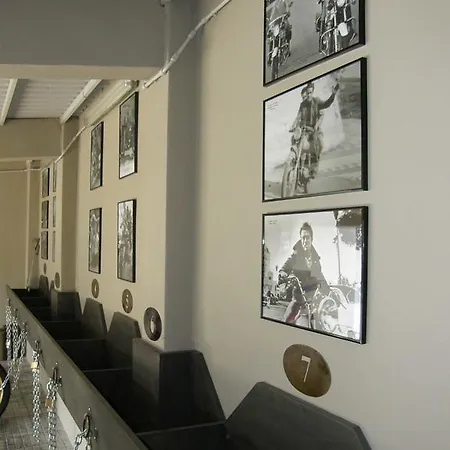 Zuretti 61 밀라노